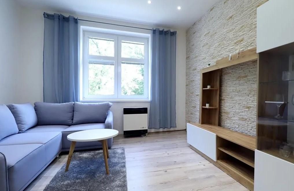 1+kk, náměstí Míru, Králův Dvůr, Beroun, Středočeský kraj