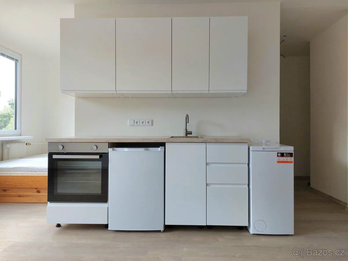 1+kk, Baarova, Hradec Králové, Královéhradecký kraj