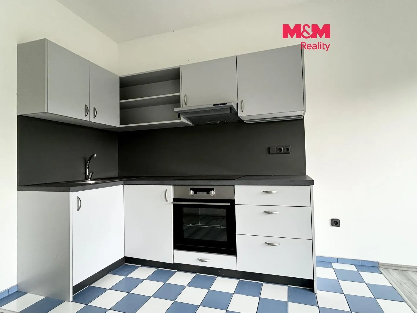 1+kk, Na Valech 833, Poděbrady, Nymburk, Středočeský kraj