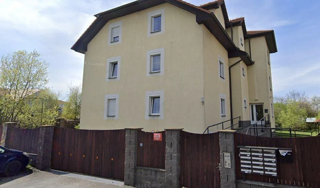 2+kk, Plhovská, Praha 9 - Újezd nad Lesy