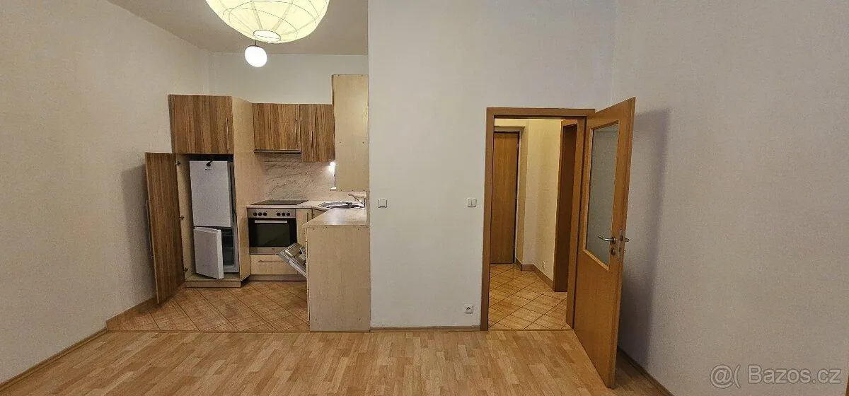 2+kk, V háji, Praha 7 - Holešovice