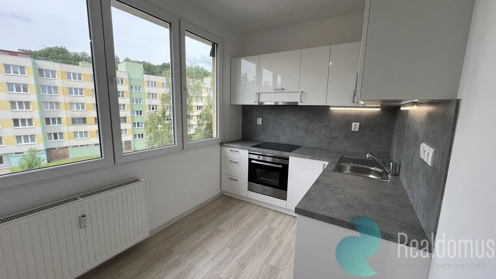 1+1, Sídliště Plešivec 383, Český Krumlov, Jihočeský kraj