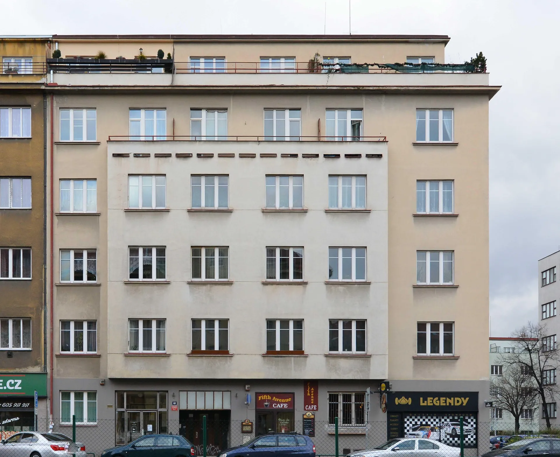 1+1, 5. května 1245/49, Praha 4 - Nusle