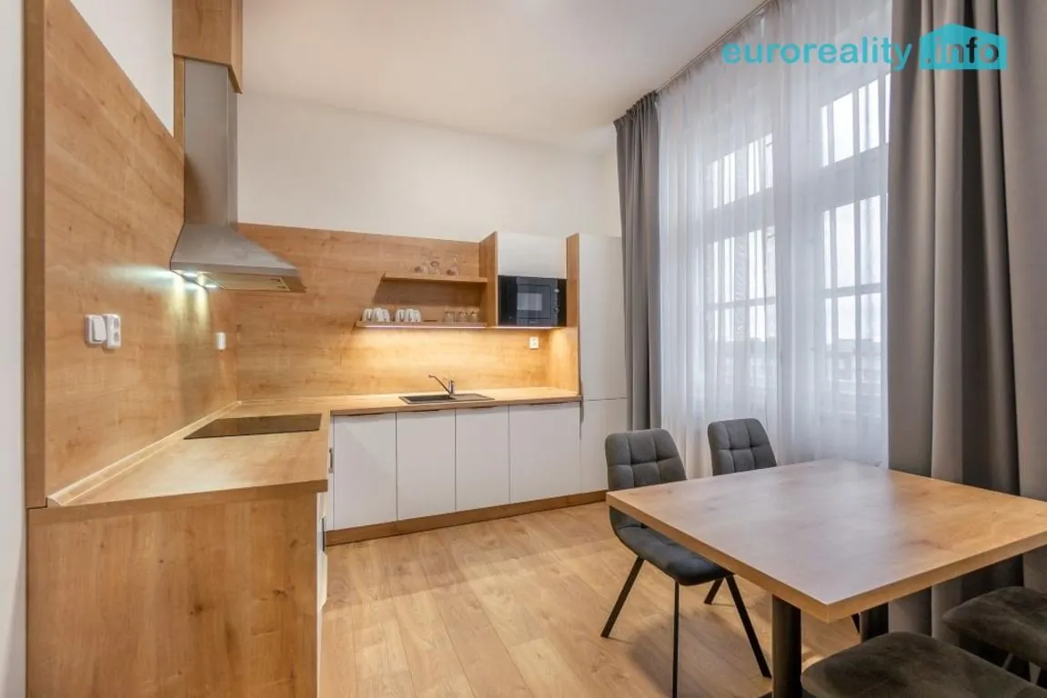 2+1, náměstí Míru 51, Mladá Boleslav, Středočeský kraj