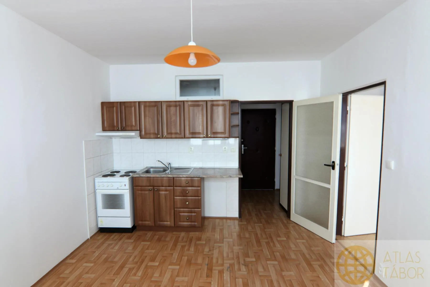 1+1, Jaselská 2321, Tábor, Jihočeský kraj