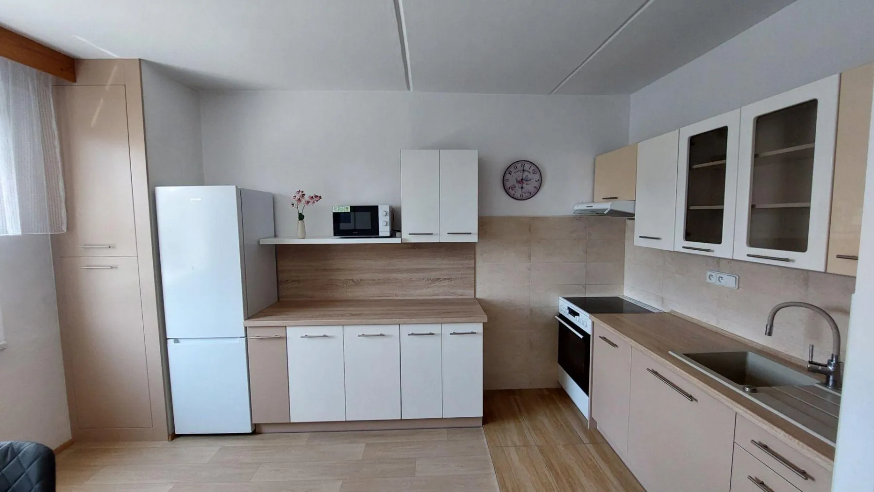 1+1, Jana Zajíce 954, Pardubice, Pardubický kraj