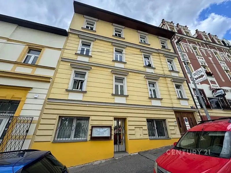 Atypický, Na zástřelu 118/13, Praha 6 - Střešovice