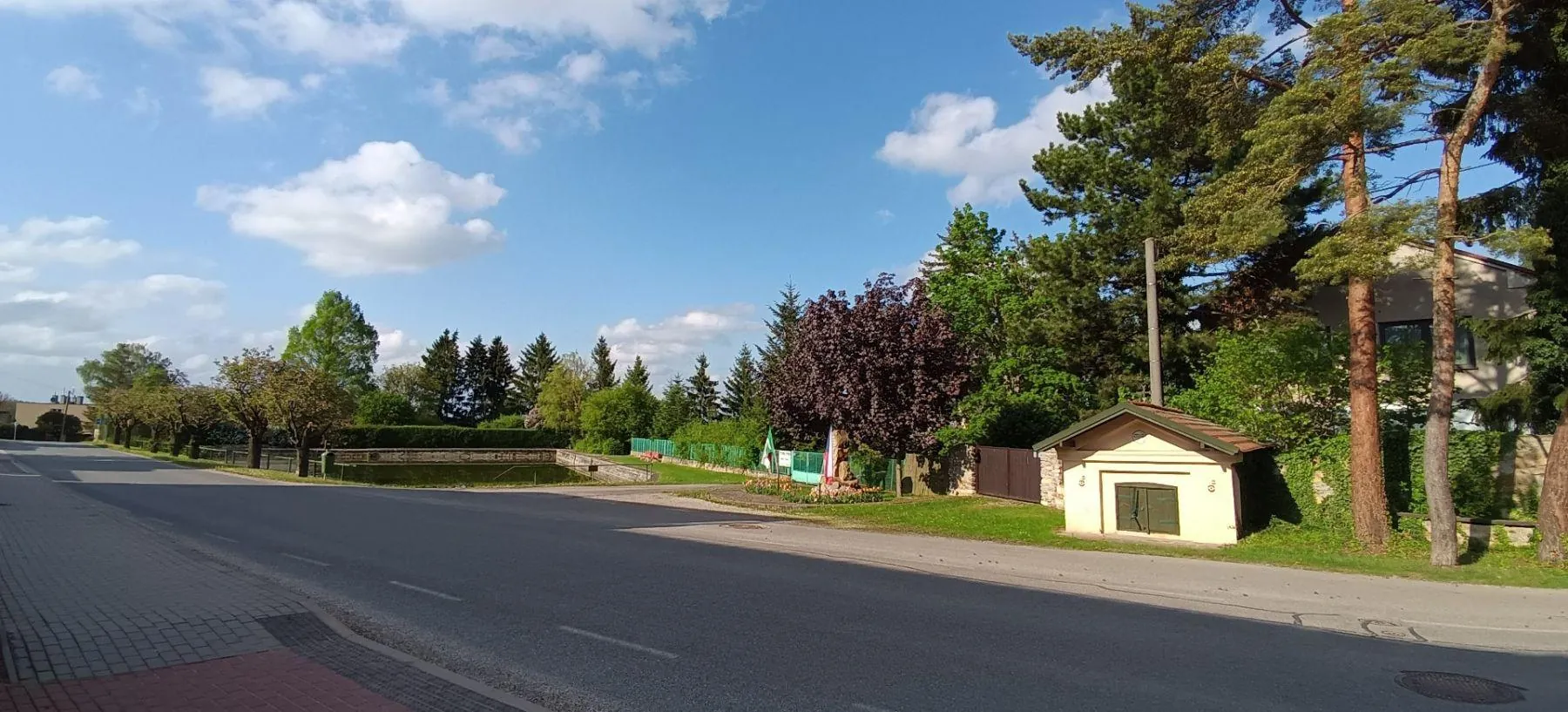 2+1, 49, Mezouň, Beroun, Středočeský kraj