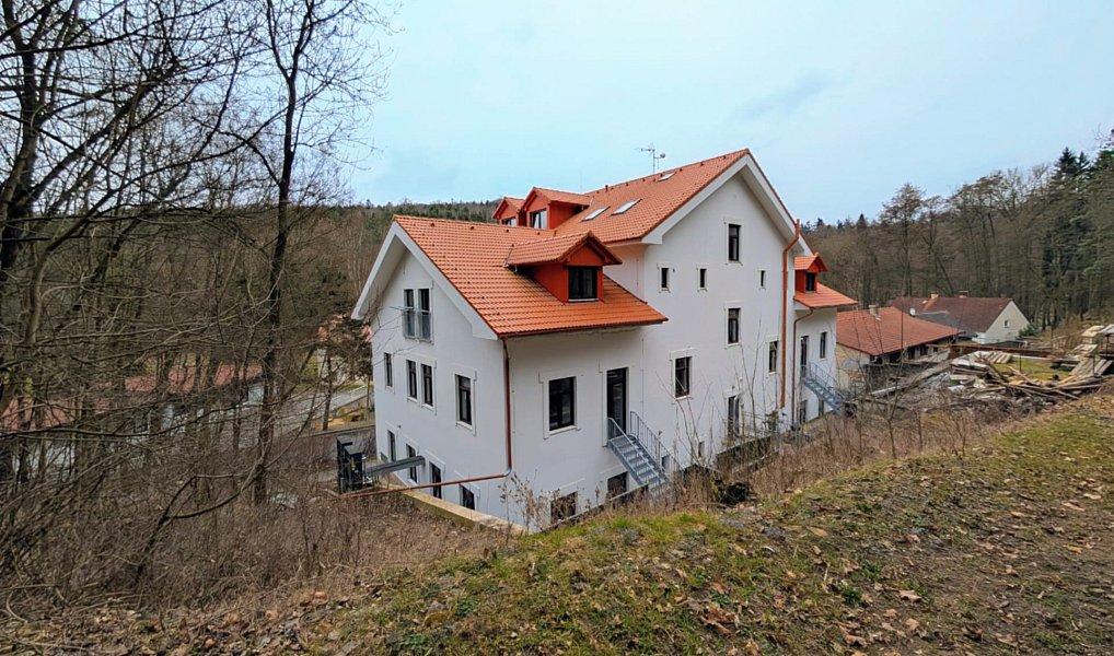 2+kk, U Koupaliště 151, Peruc, Louny, Ústecký kraj