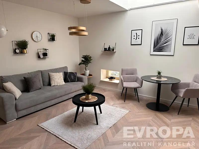 2+kk, U Zvonařky 358/10, Praha 2 - Vinohrady
