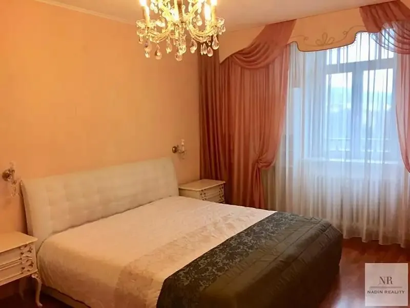 1+1, nábřeží Jana Palacha, Karlovy Vary, Karlovarský kraj
