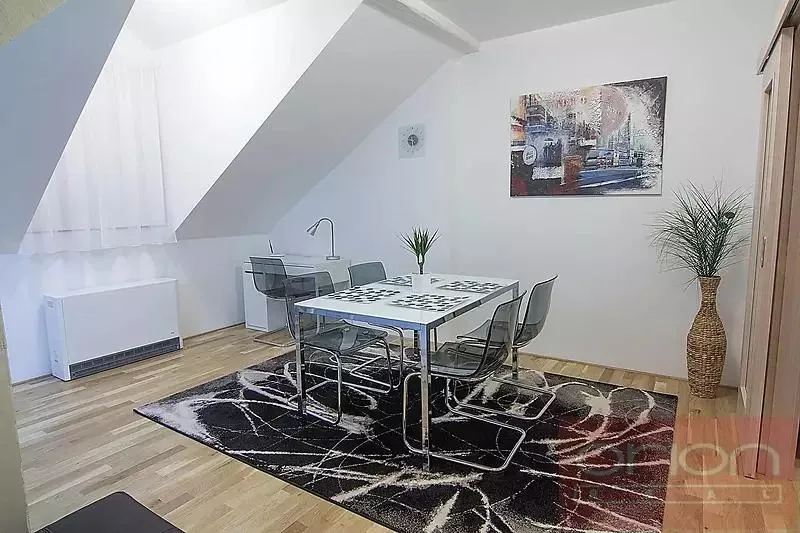 3+kk, Bělohorská 225/105, Praha 6 - Břevnov