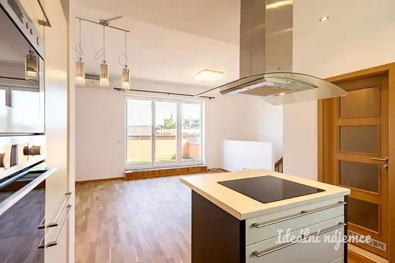 2+kk, Tusarova 1216/53, Praha 7 - Holešovice