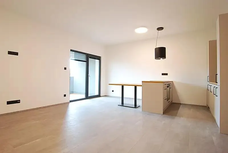 1+kk, Komenského nám. 657, Votice, Benešov, Středočeský kraj