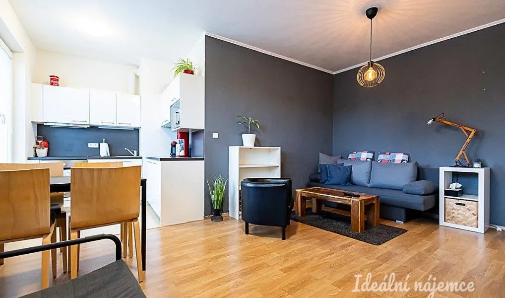 1+kk, Nademlejnská, Praha 9 - Hloubětín