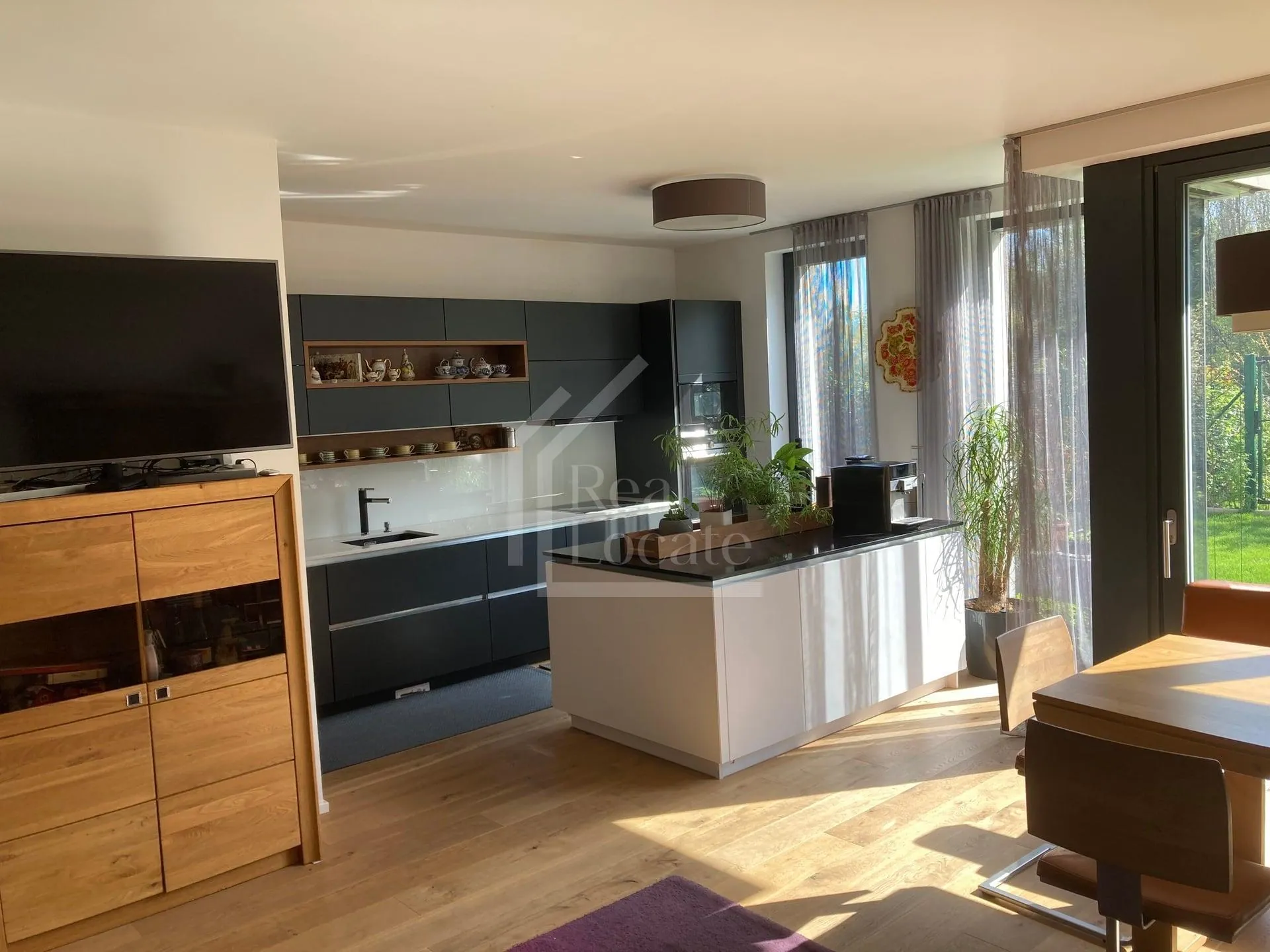 6 a více, V Šáreckém údolí 2586/37a, Praha 6 - Dejvice