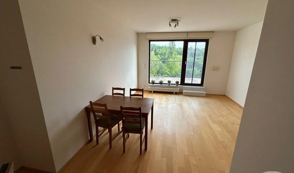 2+kk, Nademlejnská, Praha 9 - Hloubětín