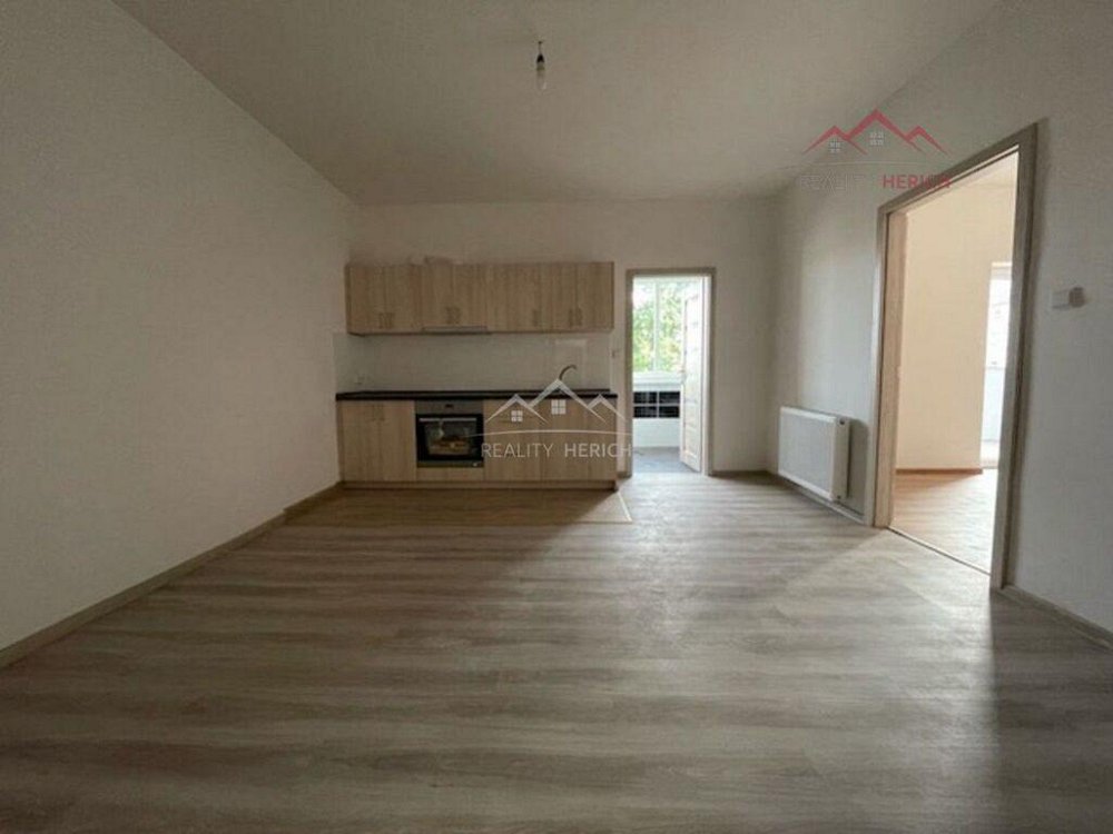 1+1, Ruská, Chomutov, Ústecký kraj