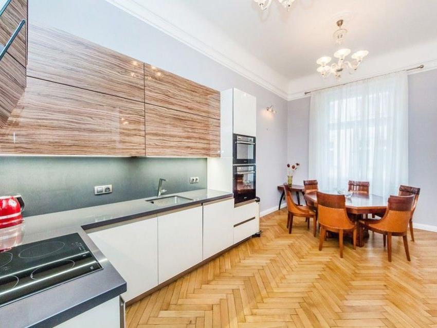 4+1, Široká, Praha 1 - Josefov
