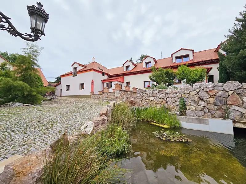 1+kk, Hlavní, Třebotov, Praha-západ, Středočeský kraj