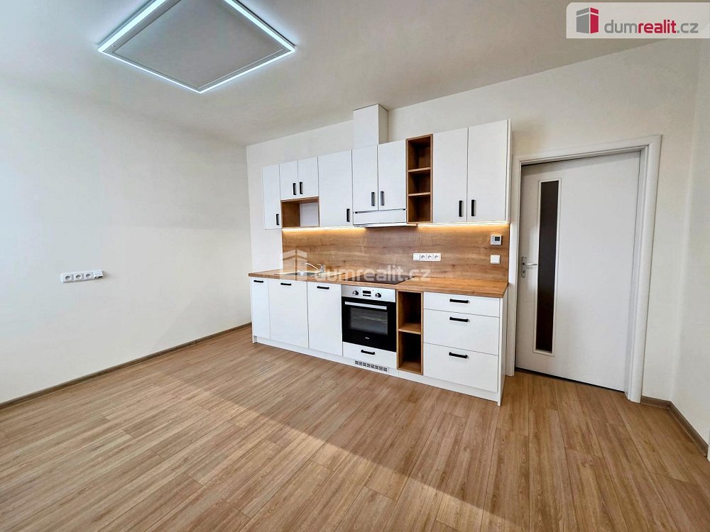 2+kk, Svatoplukova, Veselí nad Moravou, Hodonín, Jihomoravský kraj