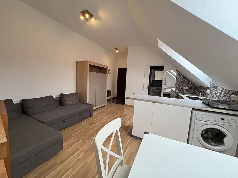 2+kk, Husovo náměstí, Hostivice, Praha-západ, Středočeský kraj