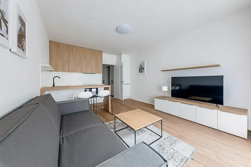 1+kk, Pernerova, Praha 3 - Žižkov