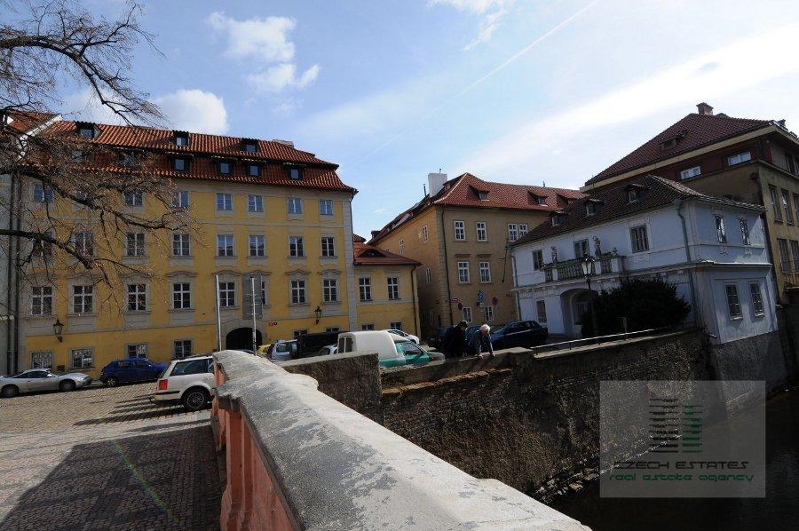 3+1, Hroznová, Praha 1 - Malá Strana