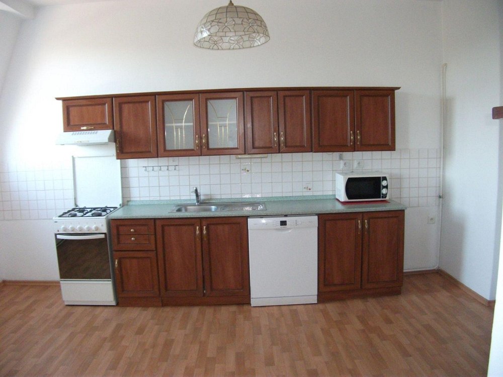 2+1, Karlovy Vary, Karlovarský kraj