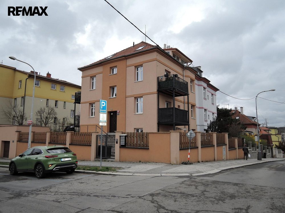 2+kk, U Malvazinky, Praha 5 - Smíchov