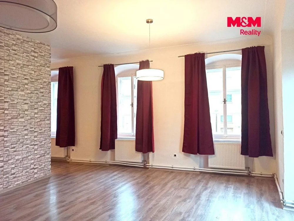 2+1, náměstí Svobody, Šternberk, Olomouc, Olomoucký kraj