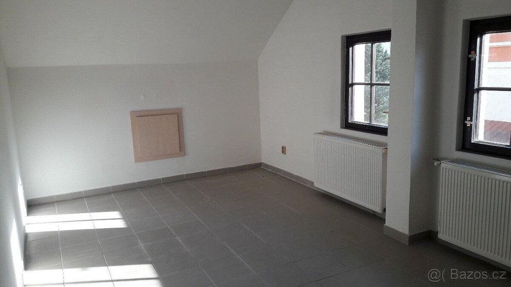 2+1, Sídliště pionýrů, Úštěk, Litoměřice, Ústecký kraj