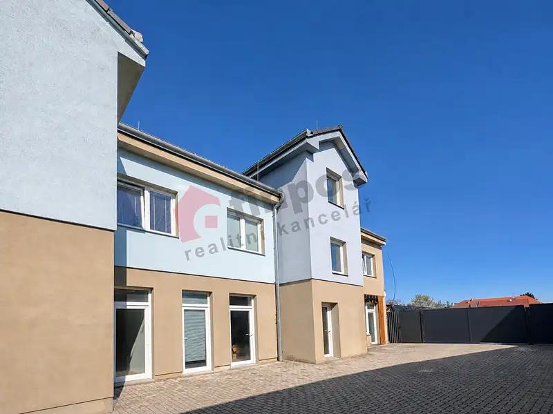 1+kk, Klicperovo náměstí, Chlumec nad Cidlinou, Hradec Králové, Královéhradecký kraj