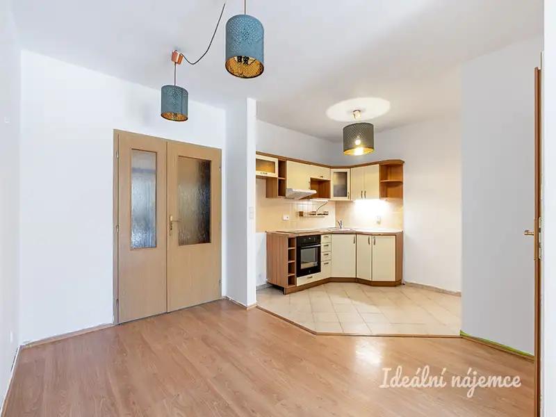 2+kk, Velvarská, Horoměřice, Praha-západ, Středočeský kraj