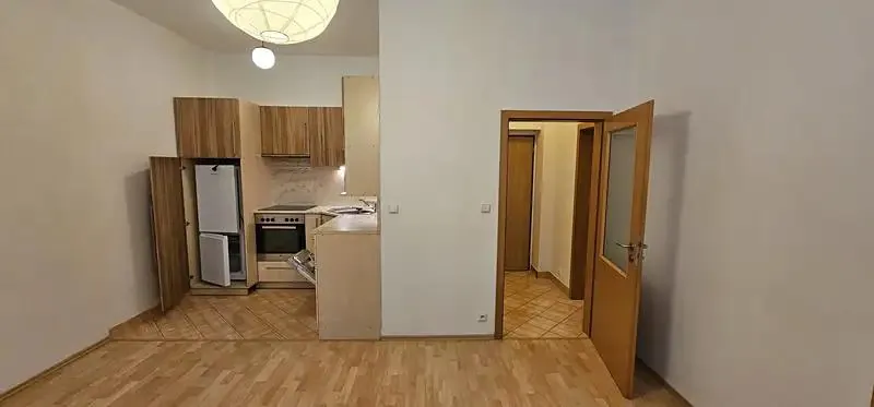 2+kk, V háji, Praha 7 - Holešovice