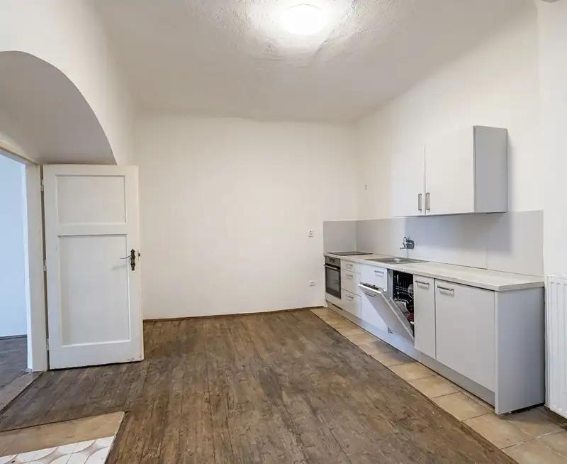 2+1, Velké náměstí, Hradec Králové, Královéhradecký kraj