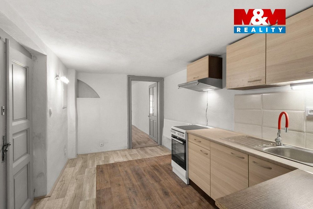 1+1, Chržínská, Velvary, Kladno, Středočeský kraj