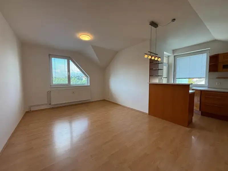 2+kk, Stará náves, Praha 9 - Letňany