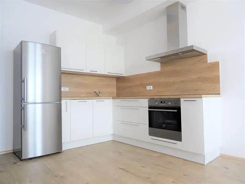 2+kk, Kryšpínova, Praha 10 - Dolní Měcholupy