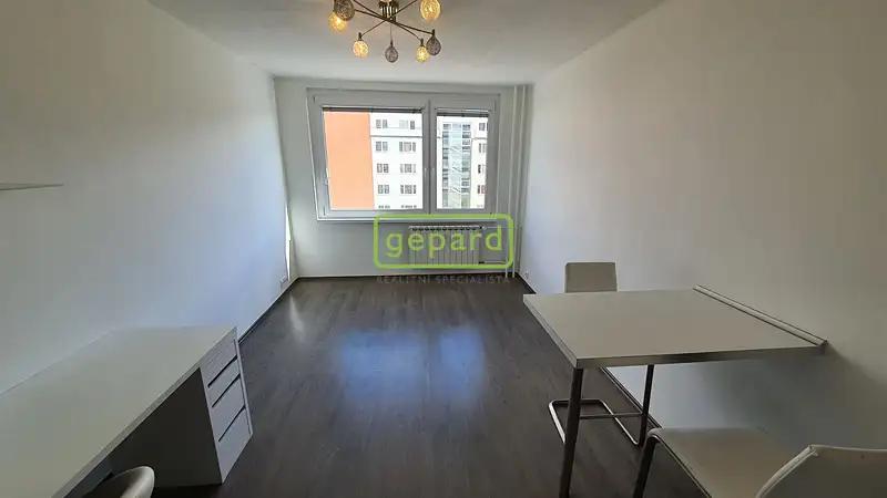 2+kk, Veronské nám., Praha 10 - Horní Měcholupy
