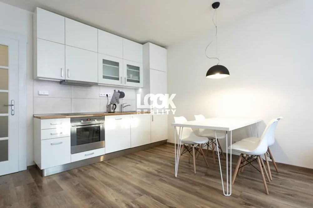 2+kk, Lucemburská, Praha 3 - Žižkov