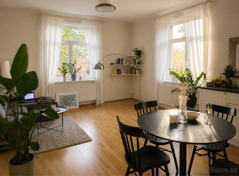 2+kk, Pod hájem, Praha 5 - Smíchov