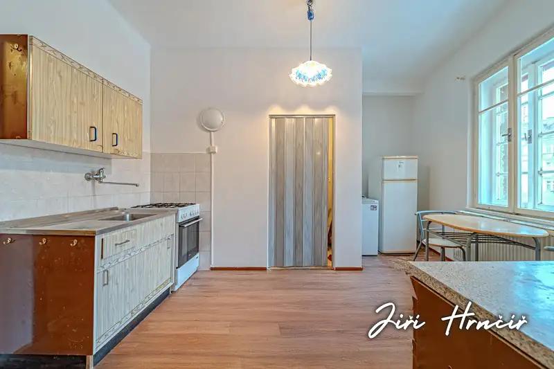 1+1, Pod Tvrzí, Karlovy Vary, Karlovarský kraj