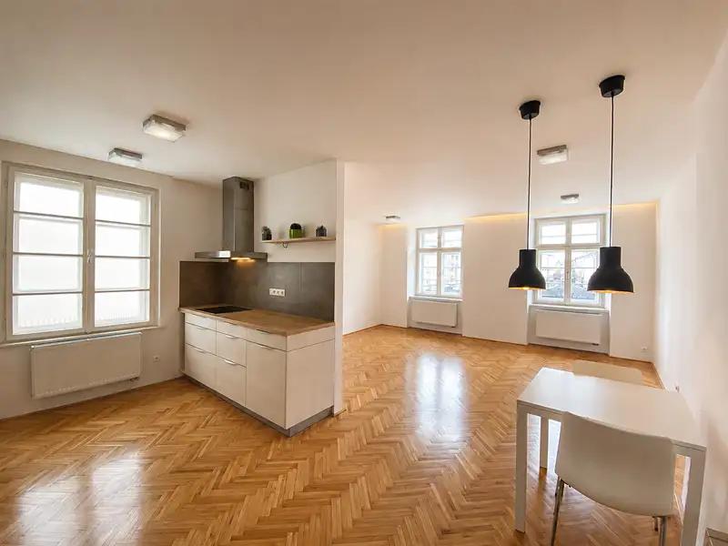 2+kk, Horní náměstí, Olomouc, Olomoucký kraj