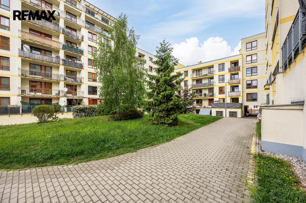 2+kk, Pod Haltýřem, Praha 4 - Kunratice