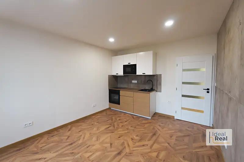 2+kk, Bratří Čapků, Uničov, Olomouc, Olomoucký kraj