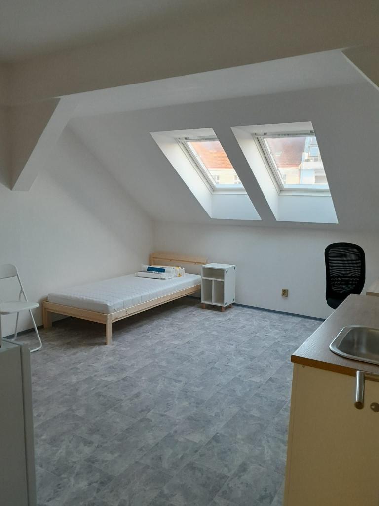 atypický, Na žertvách, Praha 8 - Libeň