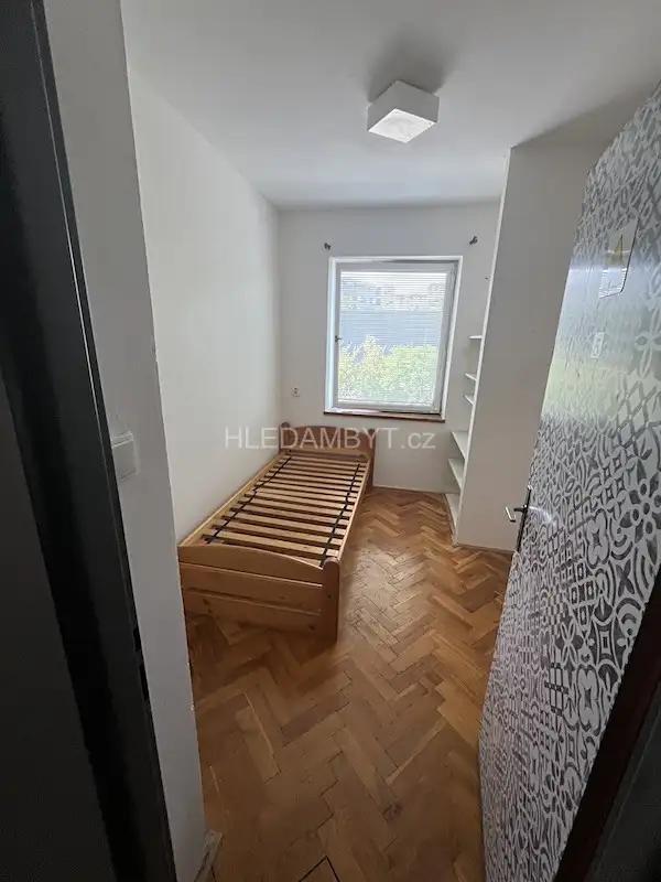 pokoj, Na lhotech, Praha 4 - Kunratice