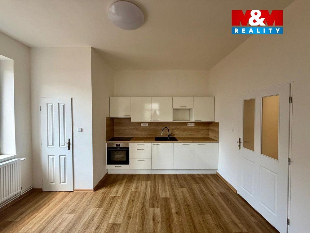 4+1, Husovo nám., Děčín, Ústecký kraj