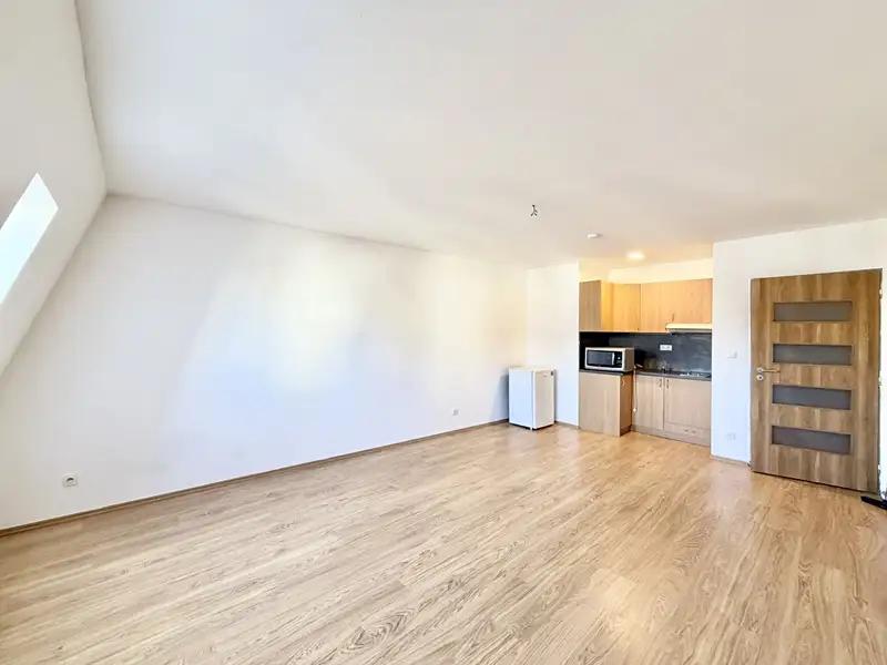 1+kk, Anenské náměstí, Jablonec nad Nisou, Liberecký kraj
